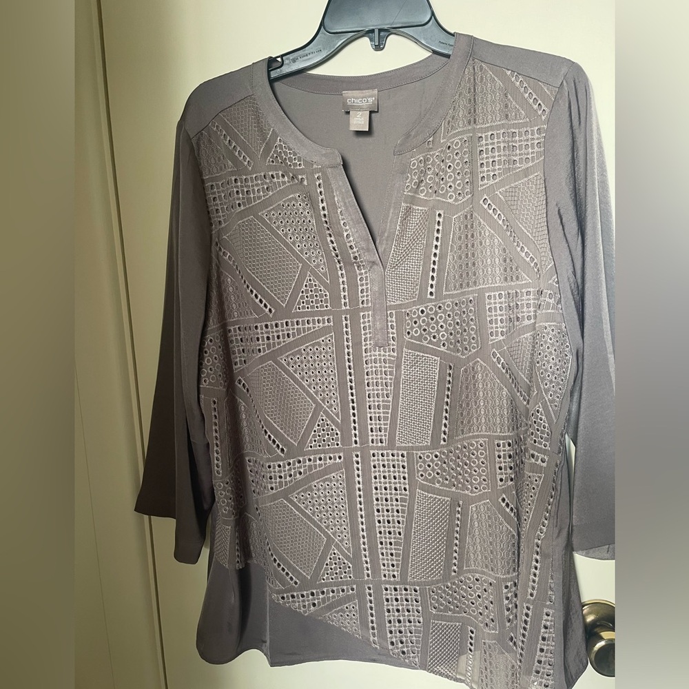 Chico's Gray Cutout Geometric Split-Neck lined Tunic 21 PTP x 29